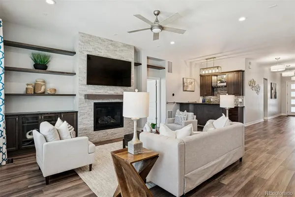 Property Slideshow image 3 of 50 | 532 woodroot cir, Castle Rock, CO, 80104