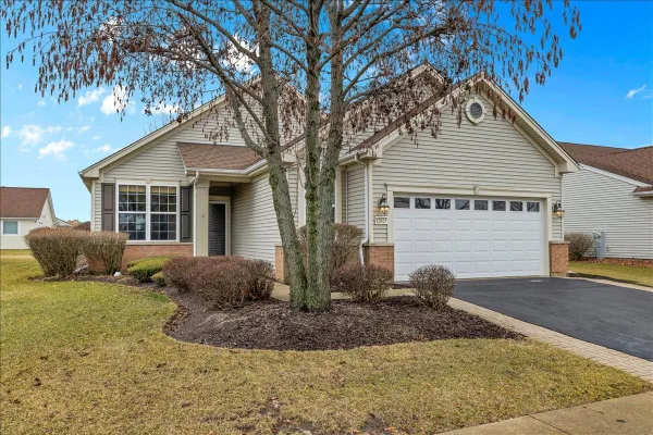 Property Slideshow image 2 of 17 | 12825 coventry ln, Huntley, IL, 60142