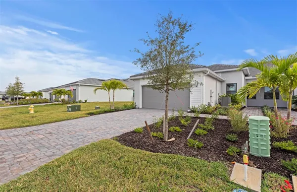 Property Slideshow image 3 of 34 | 18836 indian rock pl, Lakewood Ranch, FL, 34211