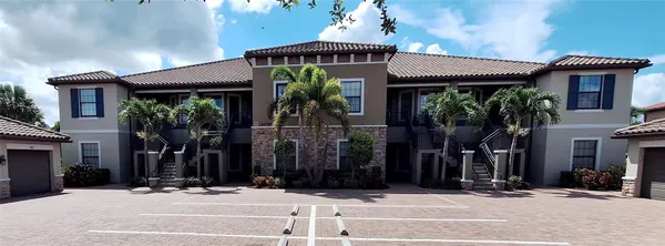Property Slideshow image 2 of 46 | 12740 sorrento way 101, Bradenton, FL, 34211