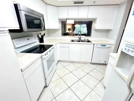 Property Slideshow image 3 of 57 | 6507 stone river rd 210, Bradenton, FL, 34203