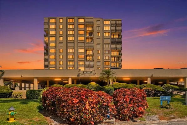 Property Slideshow image 2 of 57 | 6372 palma del mar blvd 207, St Petersburg, FL, 33715
