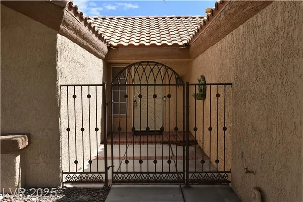 Property Slideshow image 2 of 29 | 2412 springridge dr, Las Vegas, NV, 89134