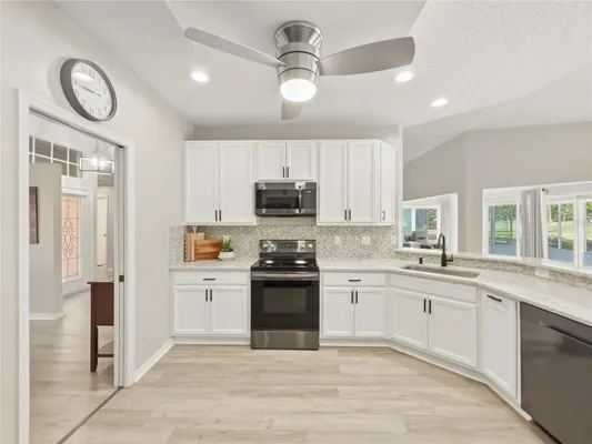 Property Slideshow image 3 of 40 | 2309 e del webb blvd, Sun City Center, FL, 33573