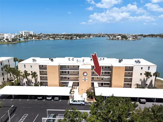 Property Slideshow image 2 of 23 | 7910 sun island dr 203, South Pasadena, FL, 33707