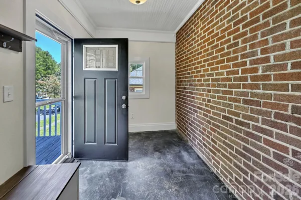 Property Slideshow image 3 of 31 | 10 enka oak st, Candler, NC, 28715
