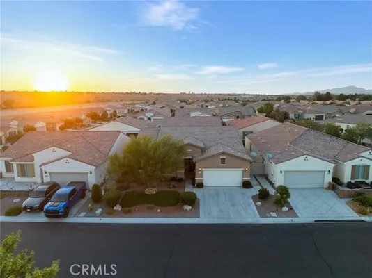 Property Slideshow image 3 of 33 | 18952 cassia ct, Apple Valley, CA, 92308