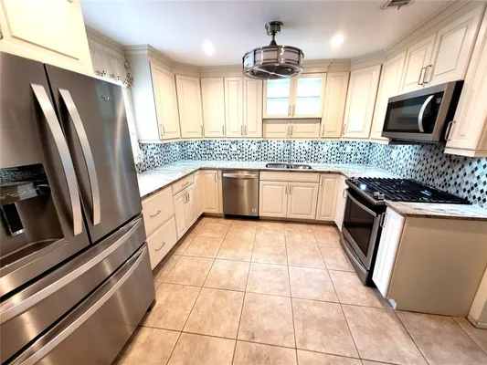 Property Slideshow image 3 of 21 | 4999 springwood ct, Pinellas Park, FL, 33782