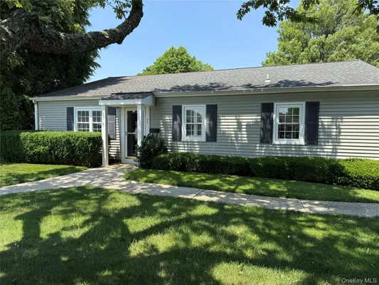 Property Slideshow image 2 of 25 | 58 harbor rd, Babylon, NY, 11701