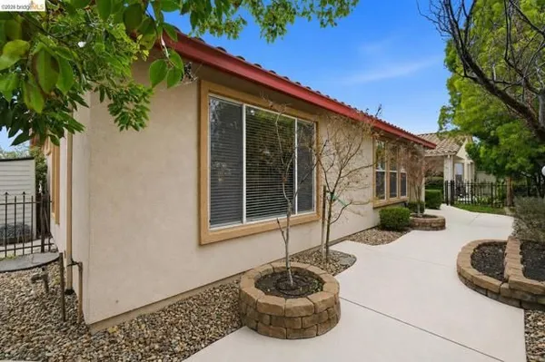 Property Slideshow image 2 of 32 | 518 american falls dr, Rio Vista, CA, 94571