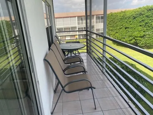 Property Slideshow image 2 of 9 | 117 brighton c # 117, Boca Raton, FL, 33434