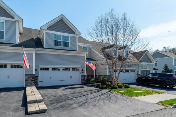 Property Slideshow image 2 of 47 | 50 stratford ln, Wappinger, NY, 12590