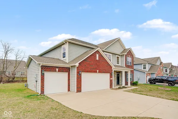Property Slideshow image 2 of 28 | 2796 halfaker way, Greenwood, IN, 46143
