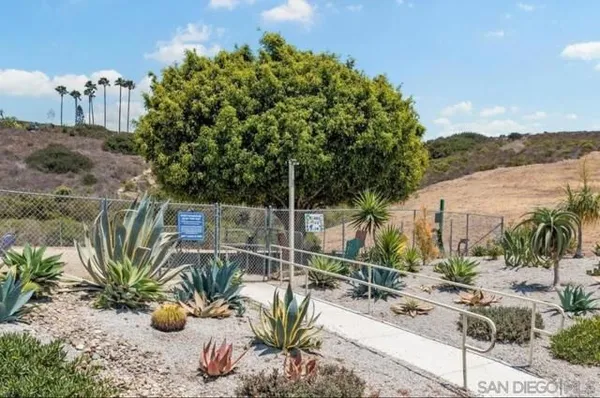 Property Slideshow image 3 of 19 | 3660 vista campana 23, Oceanside, CA, 92057