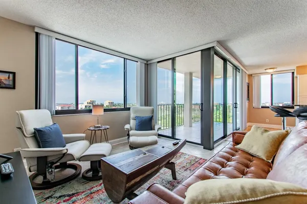 Property Slideshow image 3 of 20 | 6322 palma del mar blvd 1004, St Petersburg, FL, 33715