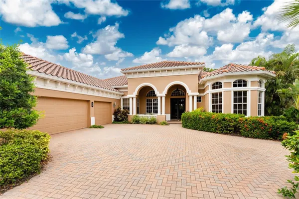 Property Slideshow image 3 of 100 | 10 boca royale blvd, Englewood, FL, 34223