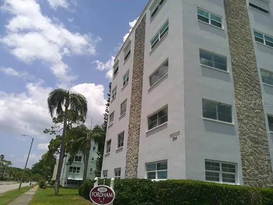 Property Slideshow image 3 of 19 | 5603 80th st 207, St Petersburg, FL, 33709