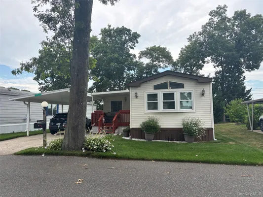 Property Slideshow image 3 of 30 | 1661 old country rd 233, Riverhead, NY, 11901