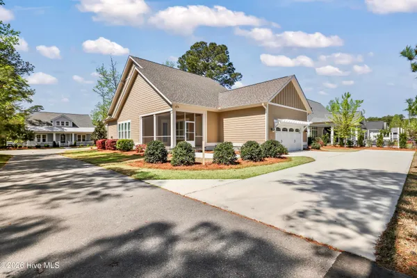 Property Slideshow image 3 of 64 | 3604 haughton ln, Castle Hayne, NC, 28429