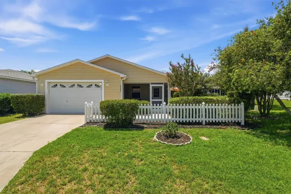 Property Slideshow image 2 of 50 | 2484 kingstree pl, The Villages, FL, 32162