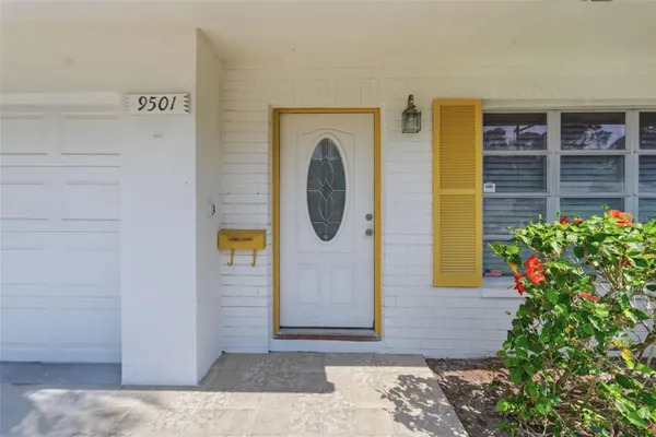 Property Slideshow image 2 of 39 | 9501 45th way, Pinellas Park, FL, 33782