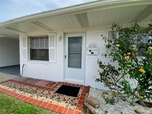 Property Slideshow image 3 of 43 | 5105 rose pl, Pinellas Park, FL, 33782