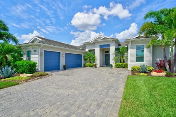 Property Slideshow image 2 of 98 | 17749 lucaya dr, Lakewood Ranch, FL, 34202