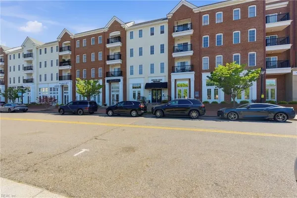 Property Slideshow image 2 of 31 | 5313 foundation st 313, Williamsburg, VA, 23188