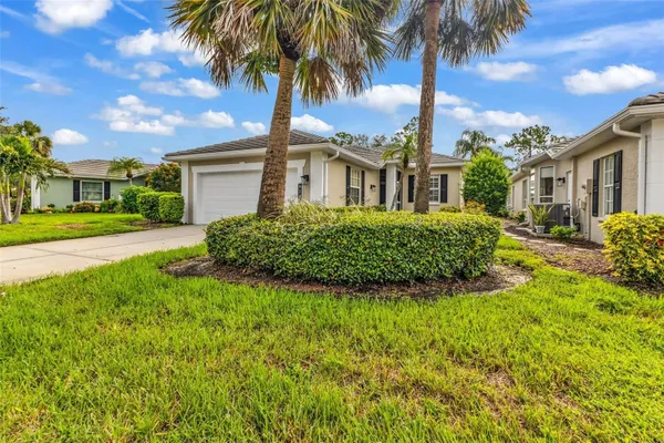Property Slideshow image 3 of 43 | 834 montrose dr 9, Venice, FL, 34293