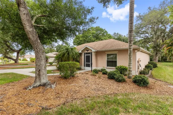 Property Slideshow image 3 of 34 | 1414 bluewater dr, Sun City Center, FL, 33573
