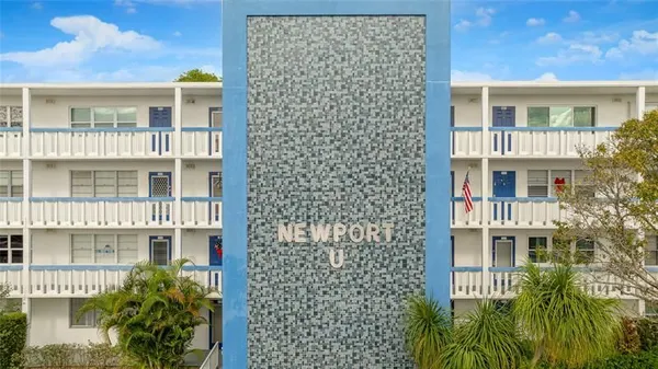 Property Slideshow image 2 of 63 | 2117 newport u # 2117, Deerfield Beach, FL, 33442