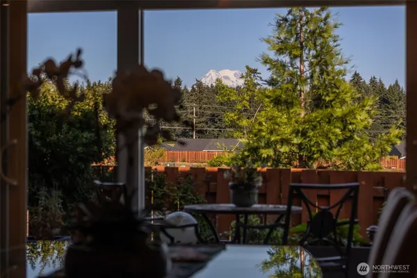 Property Slideshow image 3 of 40 | 2835 arrowroot loop, Olympia, WA, 98513