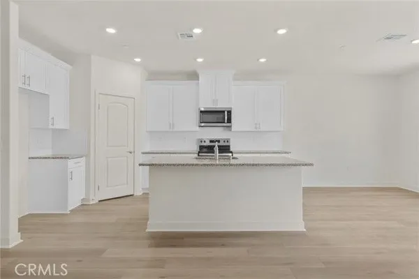 Property Slideshow image 3 of 5 | 14791 indigo rd, Apple Valley, CA, 92307