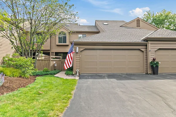Property Slideshow image 2 of 51 | 2360 oak hill rd, Lake Barrington, IL, 60010