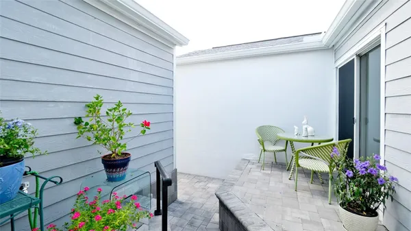 Property Slideshow image 3 of 46 | 512 sanderling cir, Bradenton, FL, 34209