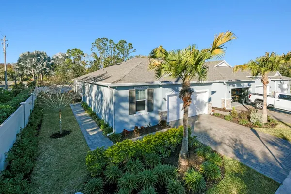 Property Slideshow image 2 of 28 | 810 ruddy quail pl, Sun City Center, FL, 33573