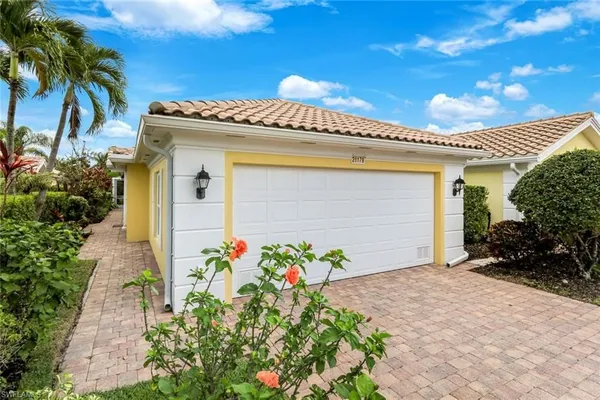 Property Slideshow image 3 of 39 | 28179 islet trl, Bonita Springs, FL, 34135