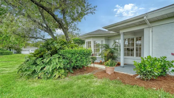 Property Slideshow image 2 of 47 | 6467 carrington cir 43, Sarasota, FL, 34238