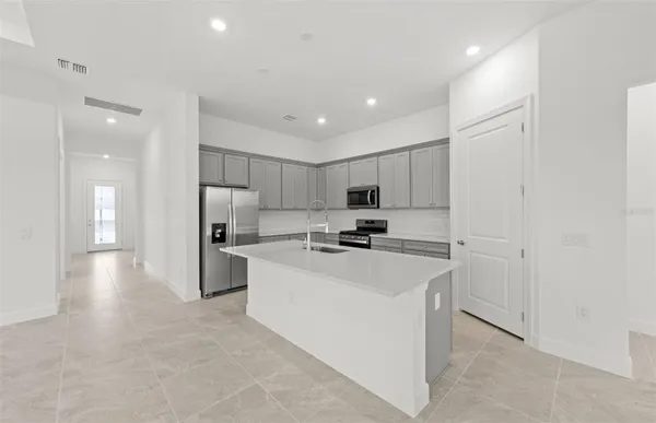 Property Slideshow image 3 of 24 | 19611 indian rock pl, Lakewood Ranch, FL, 34211