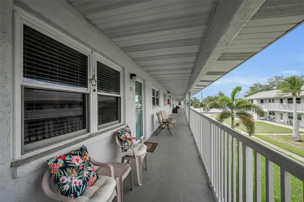 Property Slideshow image 3 of 37 | 5227 81st ln 22, St Petersburg, FL, 33709