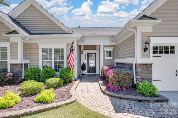 Property Slideshow image 2 of 44 | 6193 jack thomas dr, Fort Mill, SC, 29707