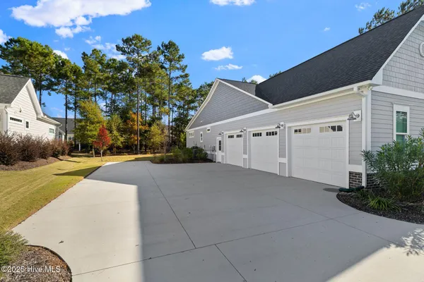 Property Slideshow image 2 of 60 | 8556 pine nut dr ne, Leland, NC, 28451