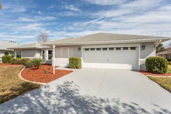 Property Slideshow image 3 of 45 | 5405 queen victoria dr, Leesburg, FL, 34748