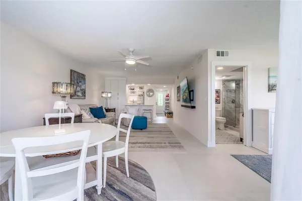 Property Slideshow image 3 of 61 | 9411 n hollybrook lake dr 310, Pembroke Pines, FL, 33025