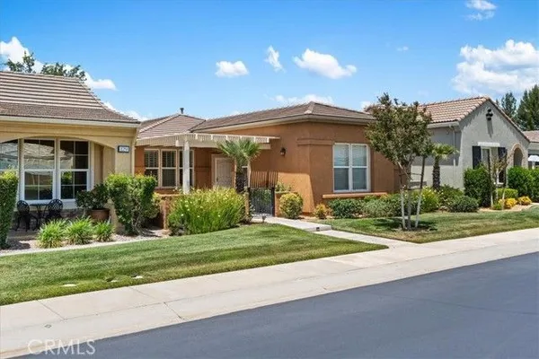Property Slideshow image 2 of 66 | 125 thistle crk, Beaumont, CA, 92223
