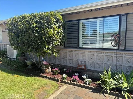 Property Slideshow image 2 of 21 | 1290 northwood rd 161i m7, Seal Beach, CA, 90740