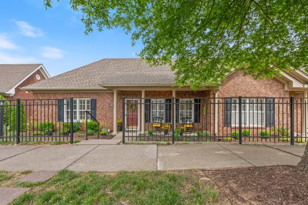 Property Slideshow image 2 of 29 | 105 clapham st, Franklin, TN, 37064