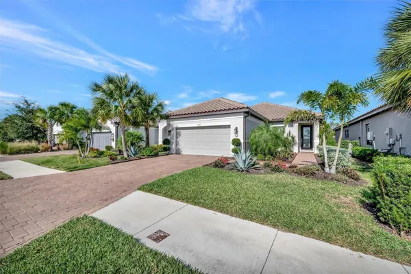 Property Slideshow image 2 of 78 | 4642 crestpoint way, Palmetto, FL, 34221