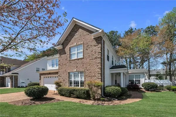 Property Slideshow image 3 of 32 | 2952 enchanting cir, Virginia Beach, VA, 23456