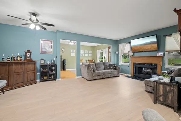 Property Slideshow image 3 of 24 | 21445 w douglas ln, Plainfield, IL, 60544
